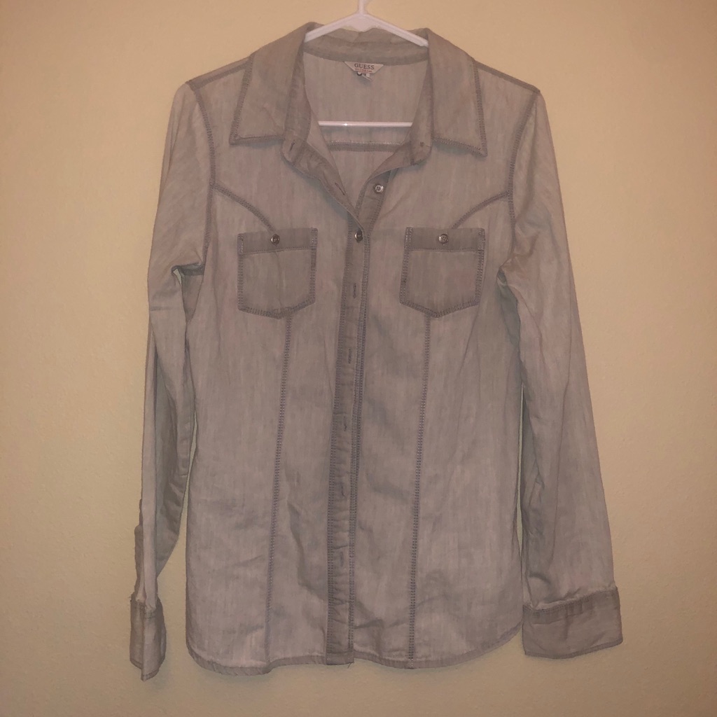 Vs Button Down
